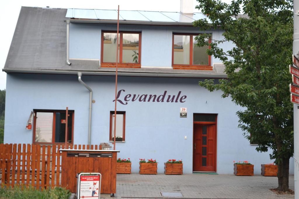 Levandule Бърно Екстериор снимка