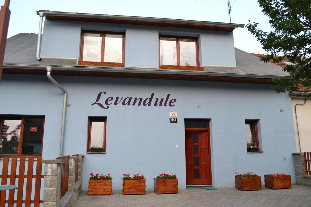 Levandule Бърно Екстериор снимка